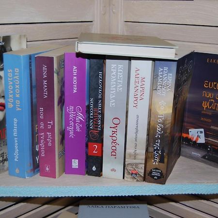 Luxury Traditional Room The Small Bookstore Kastro-Kyllini Екстер'єр фото