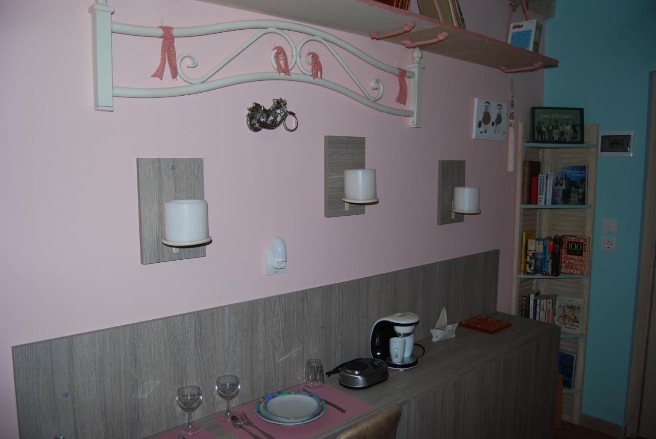 Luxury Traditional Room The Small Bookstore Kastro-Kyllini Екстер'єр фото