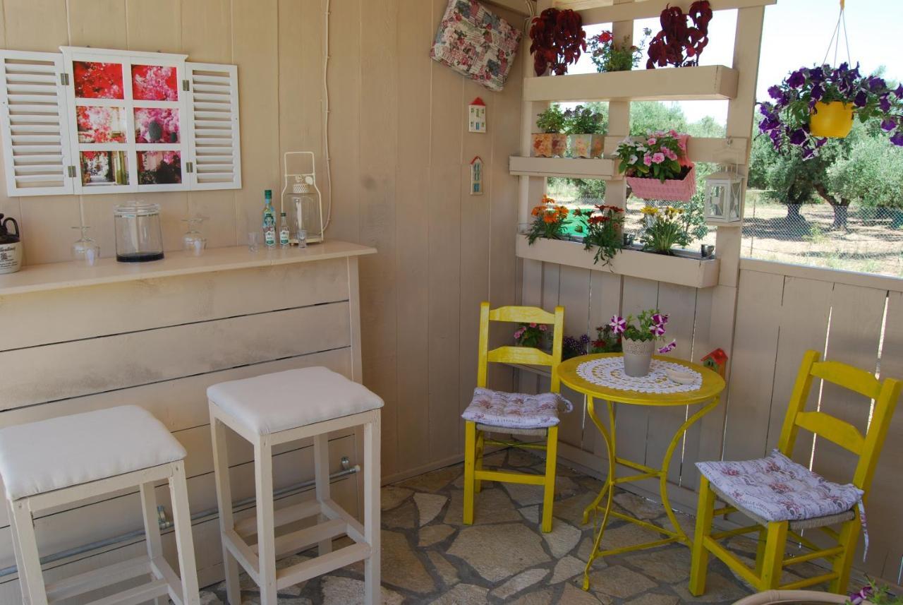 Luxury Traditional Room The Small Bookstore Kastro-Kyllini Екстер'єр фото