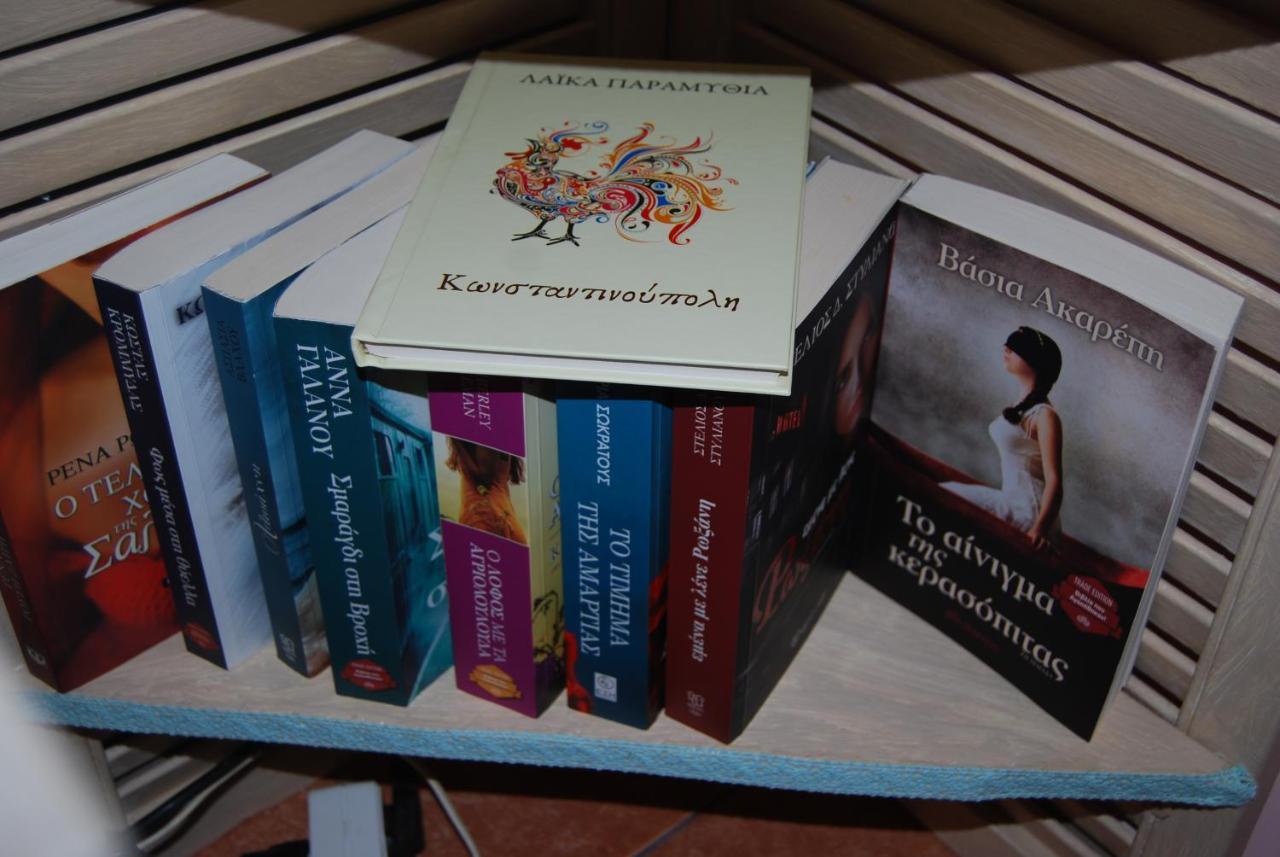 Luxury Traditional Room The Small Bookstore Kastro-Kyllini Екстер'єр фото