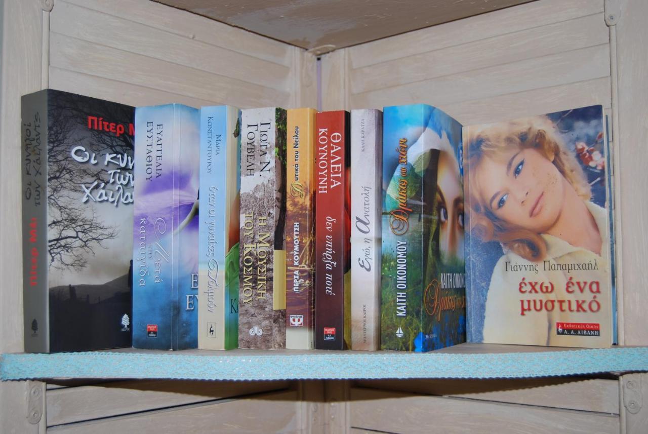 Luxury Traditional Room The Small Bookstore Kastro-Kyllini Екстер'єр фото