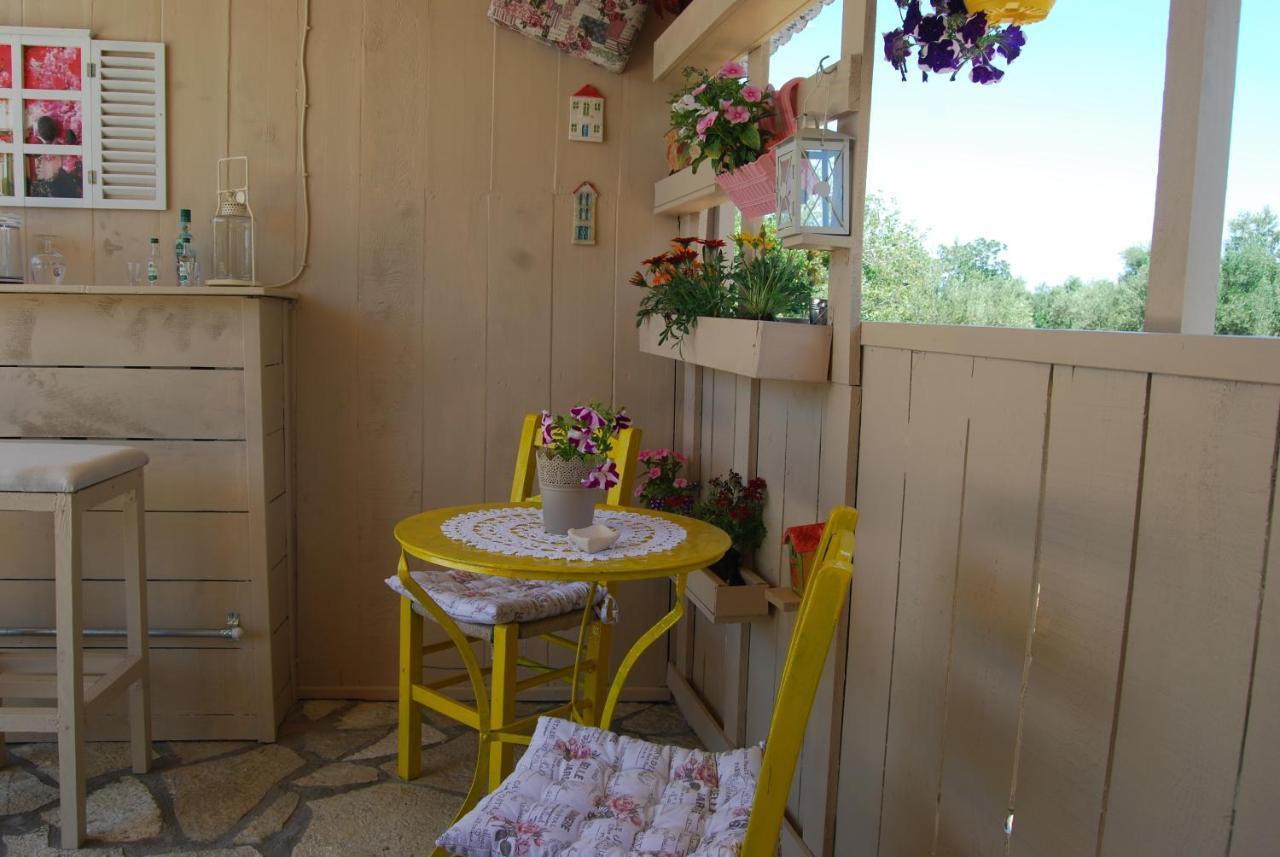 Luxury Traditional Room The Small Bookstore Kastro-Kyllini Екстер'єр фото