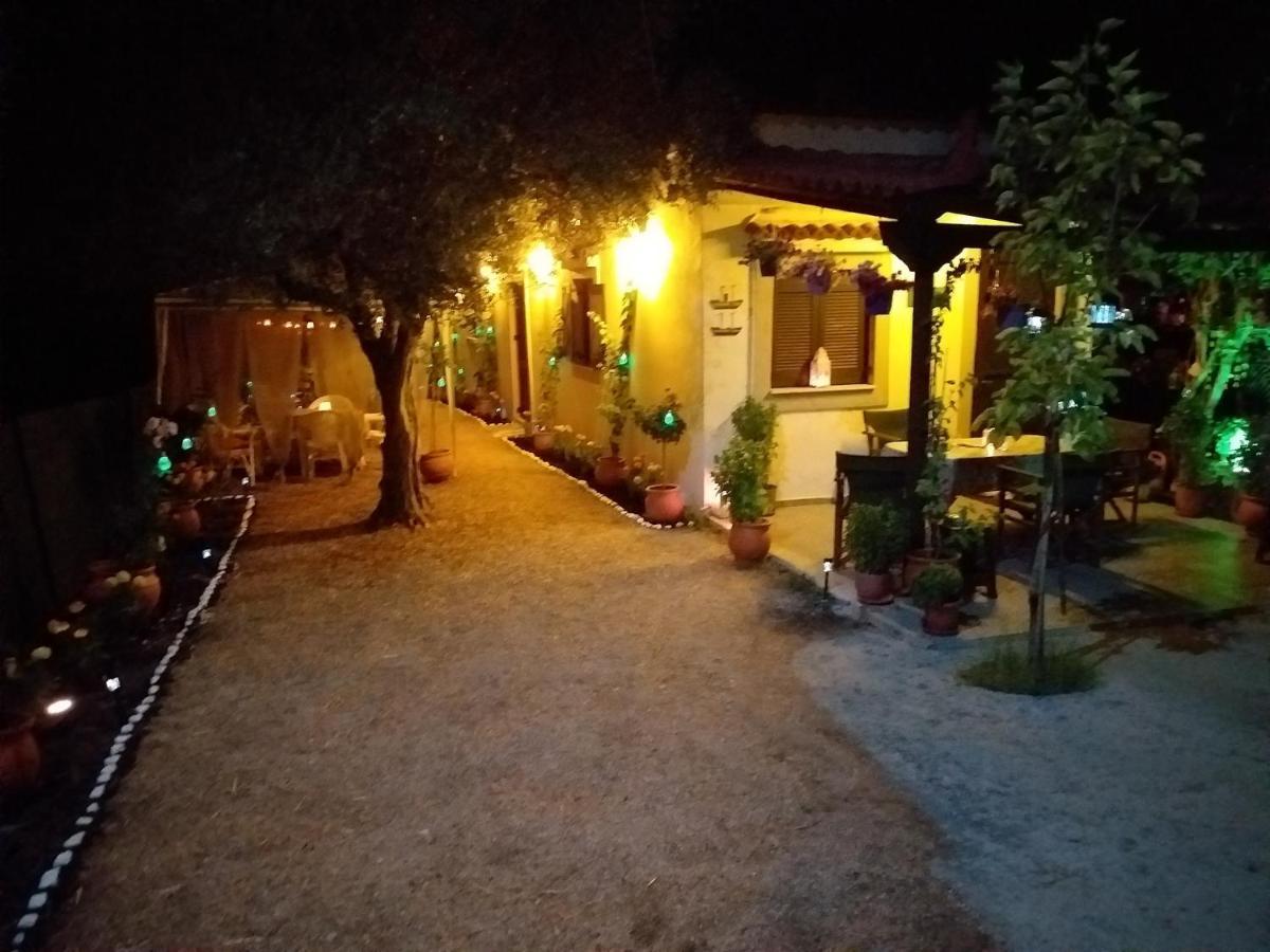 Luxury Traditional Room The Small Bookstore Kastro-Kyllini Екстер'єр фото